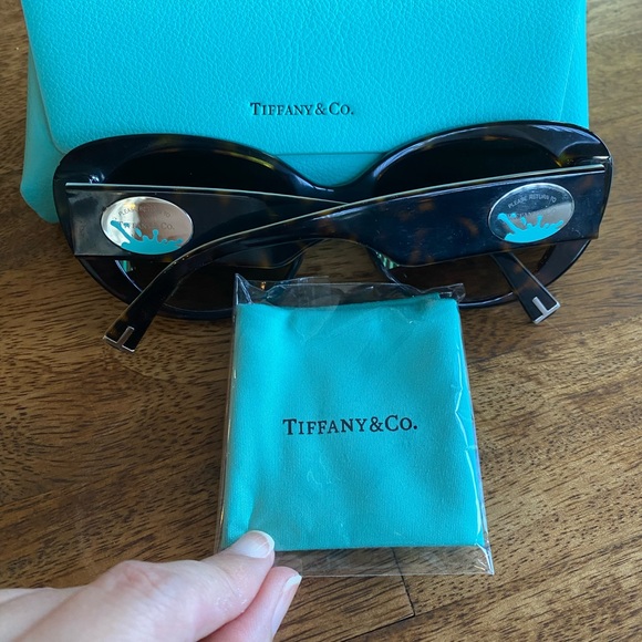 Tiffany & Co. TortoiseShell sunglasses Style TF4153 with case and cleaning cloth - Picture 4 of 9